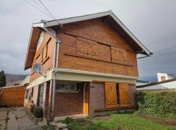 Casa de 7 ambientes, Esquel · Casa con Galpón en Rivadavia 1659