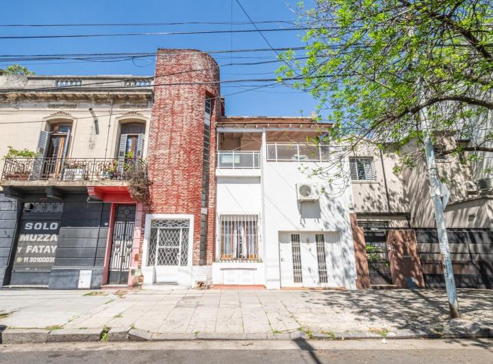 Casa · 336m² · 5 Ambientes · 1 Cochera