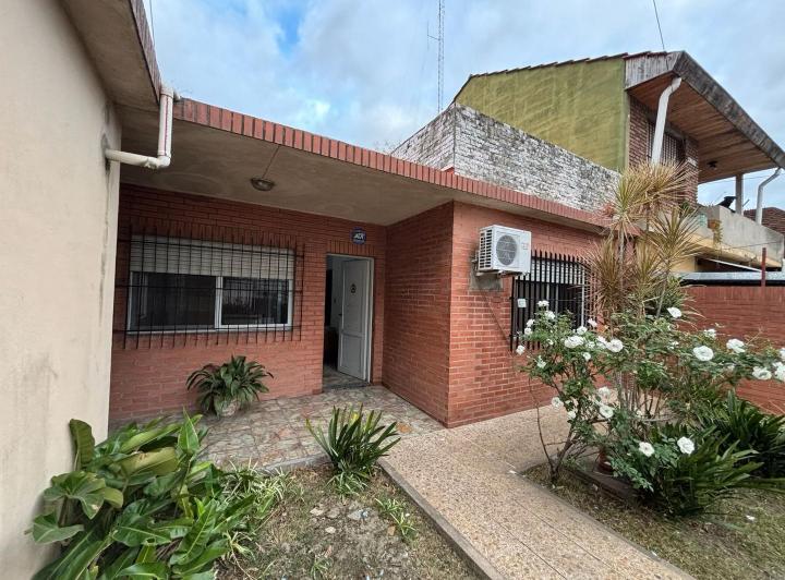 Casa · 300m² · 3 Ambientes · 5 Cocheras