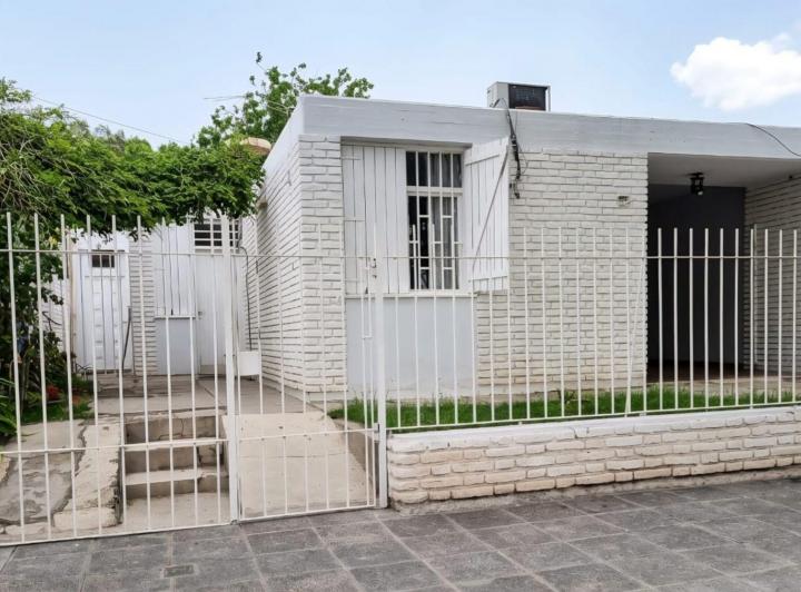 Casa · 130m² · 5 Ambientes · 1 Cochera