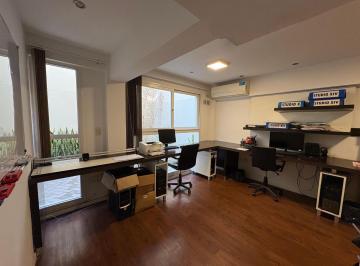 Oficina comercial · 73m² · 4 Ambientes · 1 Cochera · Oficina en Planta Baja con Cochera. Barrio Abasto.