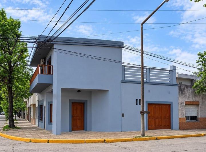 Casa · 253m² · 5 Ambientes · 1 Cochera