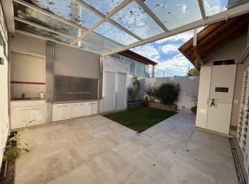 Casa · 110m² · 4 Ambientes · 1 Cochera · Casa en Neuquén