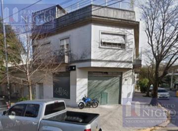 Depósito · 346m² · 6 Ambientes · 5 Cocheras · Venta en Block Local - Garage - Deposito Mas 2 Departamentos 3 Amb.