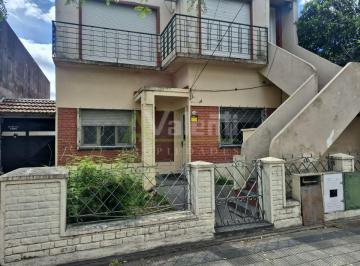 Casa de 3 ambientes, Hurlingham · Casa PH 3 Ambientes Planta Baja en Alquiler, con Patio, Cercanía a Ferrocarill Urquiza, Hurlingham