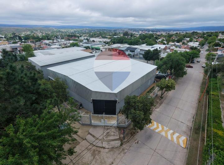 Bodega-Galpón · 670m²