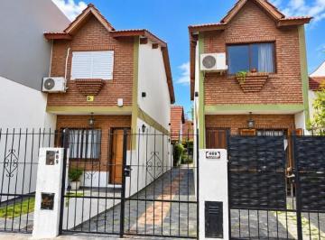 Casa · 65m² · 2 Ambientes · Dúplex en Venta en Ramos Mejía