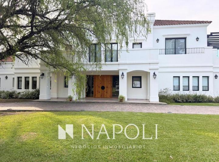 Casa · 688m² · 8 Ambientes