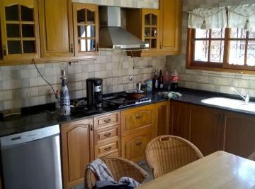 Casa de 5 ambientes, Rosario · Casa de 220 m² con 4 Dorm. en Alquiler en Nuestra Señora de Lourdes