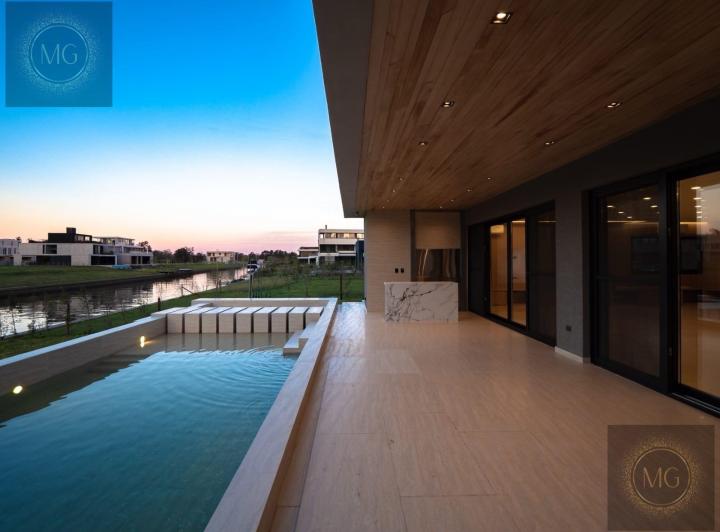 Casa · 584m² · 9 Ambientes