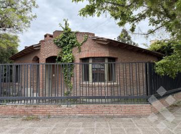 Casa · 90m² · 3 Ambientes · 2 Cocheras · Alquiler Casa 2 Dorm. B° Jorge Newbery Cipolletti
