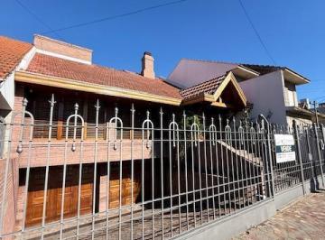 Casa · 317m² · 4 Ambientes · 2 Cocheras · Casa 4 Ambientes con Jardín en Venta y Alquiler - Apta Credito - Quilmes Oeste