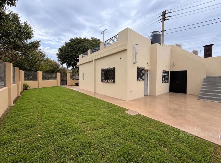 Casa · 60m² · 3 Ambientes · 2 Cocheras
