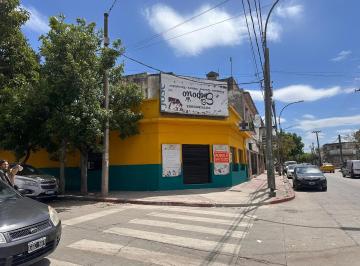Local comercial · 200m² · 1 Ambiente · Local Comercial en Alquiler 200 m Rev de Mayo
