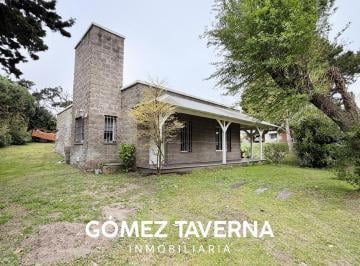 PH · 3 Ambientes · 1 Cochera · Casa en Alquiler - Centro Playa - en PH