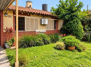 Casa · 127m² · 4 Ambientes · 1 Cochera · Venta Casa 3 Dorm. en Resistencia