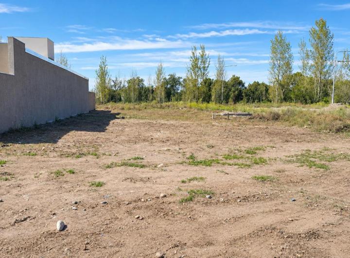 Terreno · 407m²