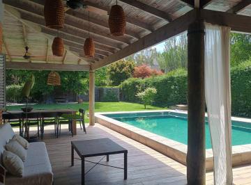 Casa · 200m² · 6 Ambientes · 1 Cochera · Alquiler Casa Enero Primera Quincena Pileta Jardin Parrilla Bella Vista