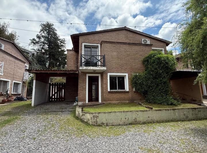 Casa · 65m² · 7 Ambientes · 1 Cochera