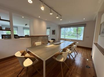Casa · 264m² · 4 Ambientes · 2 Cocheras · Casa en Venta Lote Interno en Esquina - 4 Ambientes - Mayling Cc