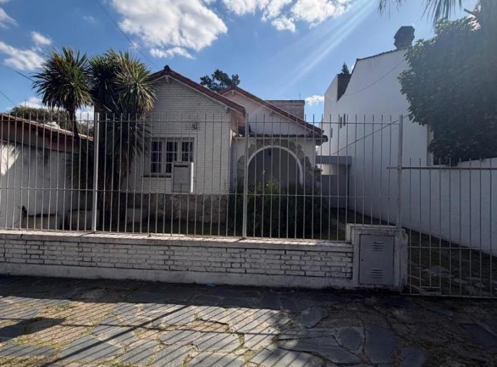 Casa · 110m² · 4 Ambientes · 2 Cocheras