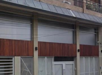 Local comercial · 400m² · 1 Ambiente · 2 Cocheras · Local/deposito con Vivienda en Venta. Gdor. Arias 3300.