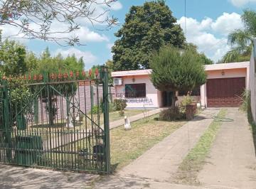 Casa · 100m² · 3 Ambientes · 1 Cochera · Venta Casa con Jardin, Parrilla y Cochera Sobre Lote de 395 m² - Jose C. Paz