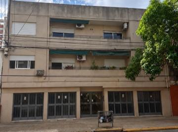 Departamento · 62m² · 4 Ambientes · 1 Cochera · Venta Semipiso con Cochera Francia 1800