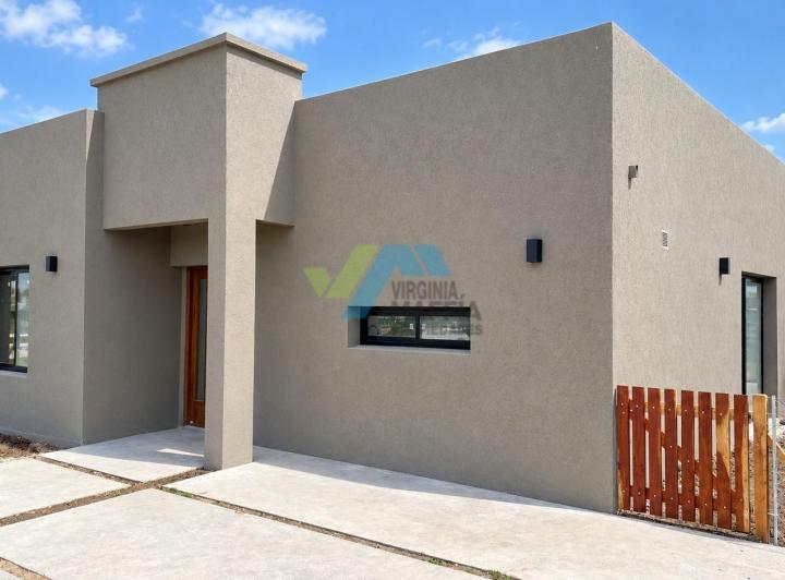 Casa · 138m² · 4 Ambientes · 2 Cocheras