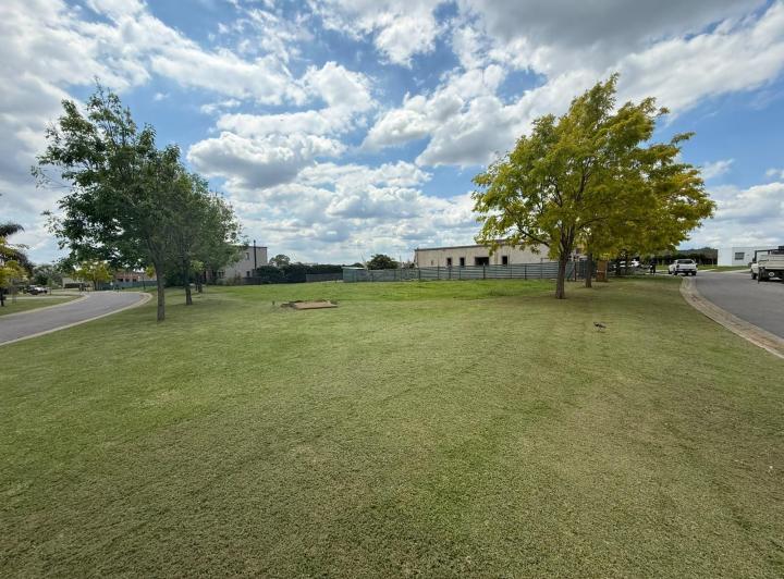 Terreno · 967m²