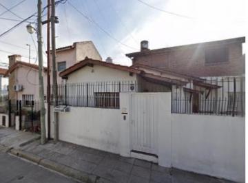 Casa · 120m² · 4 Ambientes · 2 Cocheras · Casa 4 Ambientes en Venta. Dolores 80. Villa Sarmiento
