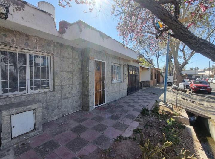 Casa · 90m² · 4 Ambientes · 1 Cochera