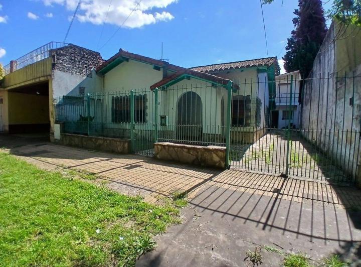 Casa · 180m² · 4 Ambientes · 3 Cocheras