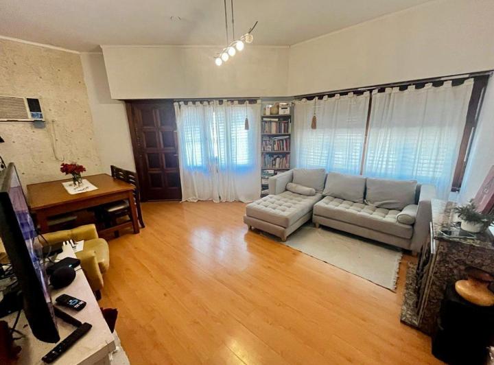Casa · 74m² · 4 Ambientes · 1 Cochera