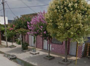 Casa · 90m² · 3 Ambientes · Venta Casa 3 Ambientes C/ Gran Superficie de Fondo