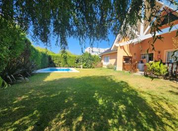 Casa · 117m² · 5 Ambientes · Casa en Alquiler con Muebles en Benavidez Greens