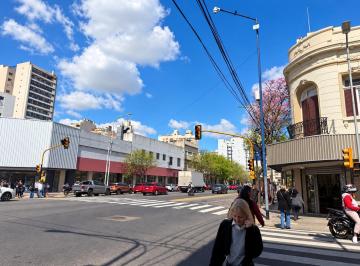 Local comercial · 200m² · 3 Ambientes · Local Comercial en Alquiler Avellaneda Centro Apto Gastronómico