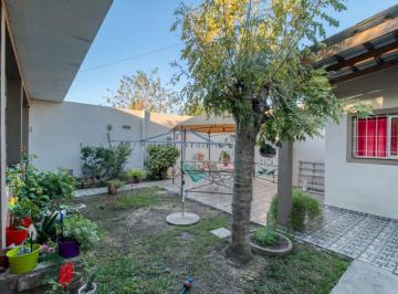 Casa · 125m² · 4 Ambientes · 1 Cochera · Casas en Venta en La Plata