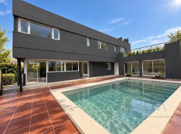 Casa · 188m² · 4 Ambientes · Casa en Venta en Arenas del Sur