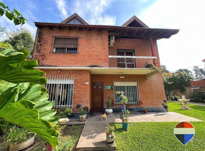 Casa · 122m² · 5 Ambientes · 3 Cocheras