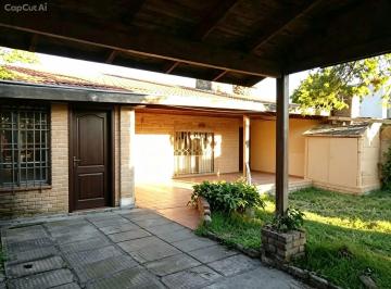 Casa · 168m² · 4 Ambientes · 1 Cochera · Venta Casa 5 Amb con Jardin, Pileta Ituzaingo