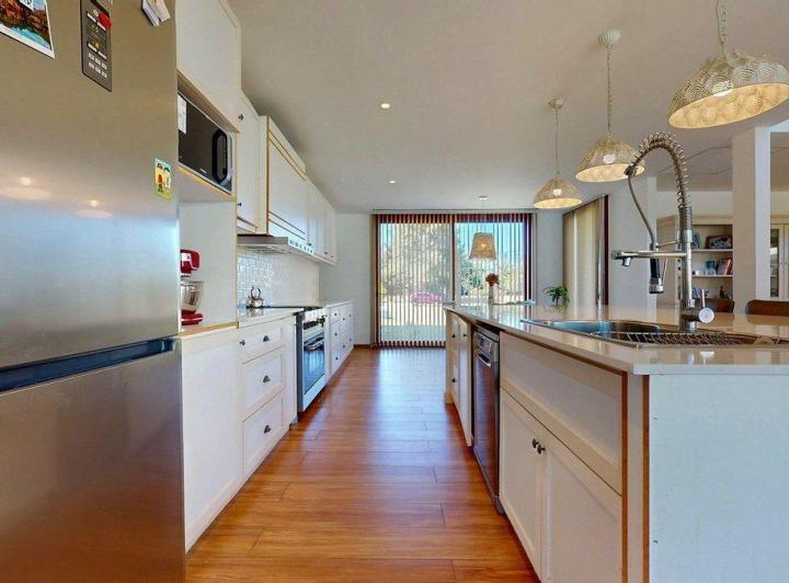 Casa · 379m² · 9 Ambientes · 2 Cocheras