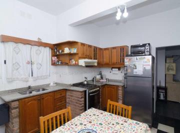 PH · 100m² · 4 Ambientes · PH en Venta 4 Amb Lomas del Mirador Acepta Permuta