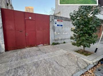 Casa · 63m² · 3 Ambientes · 1 Cochera · Casa Lote Propio Floresta 215 m² | a Refaccionar