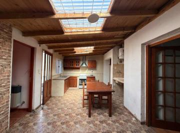 Casa · 85m² · 3 Ambientes · 1 Cochera · Casa 3 Ambientes con Cochera - Oportunidad