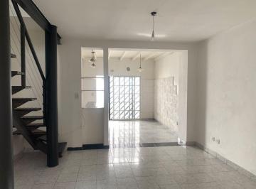 PH · 38m² · 3 Ambientes · PH en Venta de Dos Plantas con Patio en Gerli