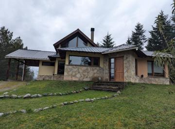 Casa · 135m² · 5 Ambientes · 1 Cochera · Casa en Barrio Privado – Altos Golondrinas
