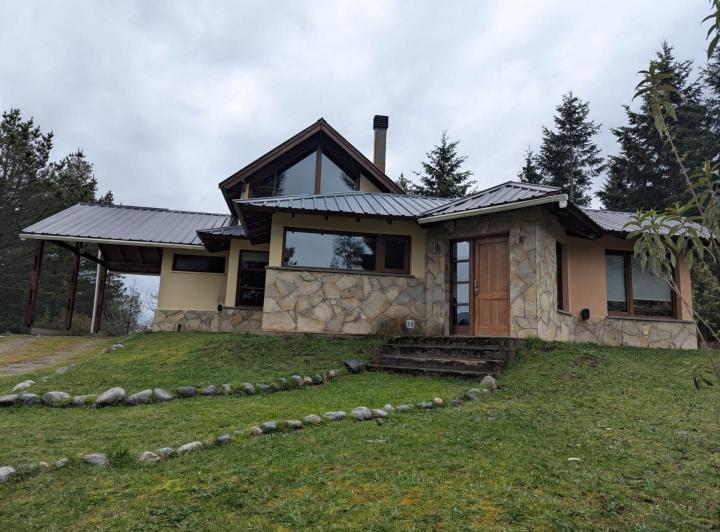 Casa · 135m² · 5 Ambientes · 1 Cochera