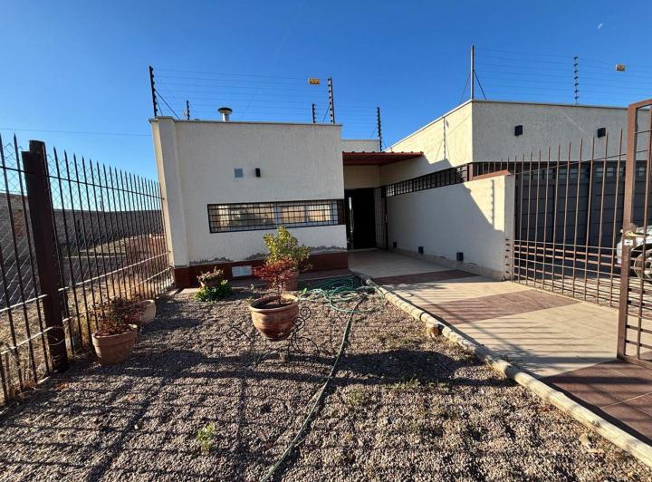 Casa · 123m² · 4 Ambientes · 2 Cocheras