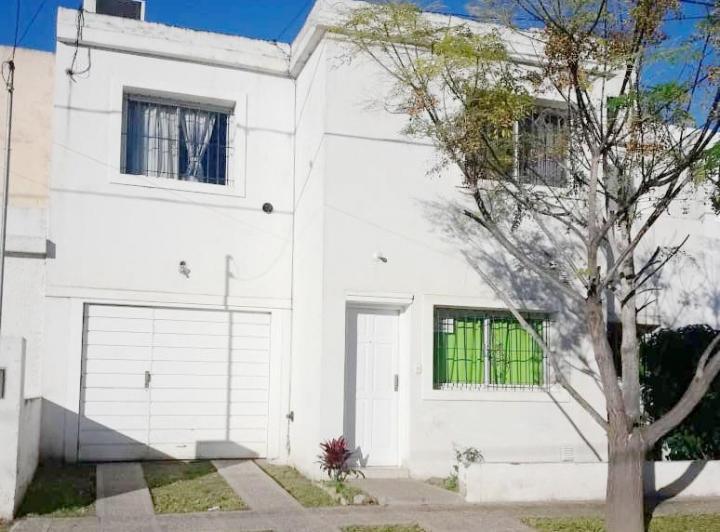 Casa · 260m² · 4 Ambientes